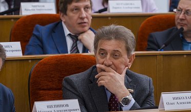 Евгений Солнцев впервые отчитался перед депутатами Заксобрания